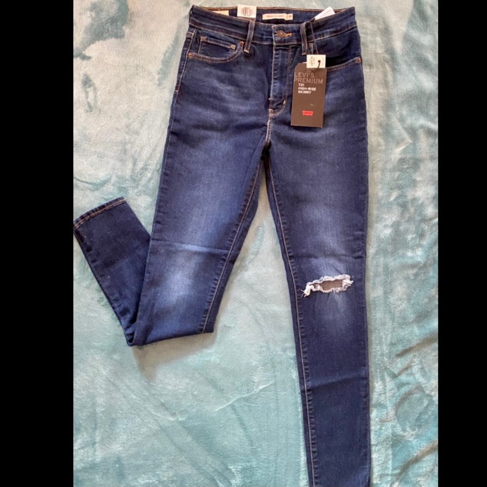 Levi’s 721 high rise skinny jeans